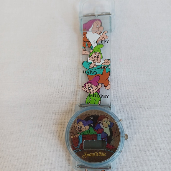 Vintage Disney Snow White & Seven Dwarfs Hologram Kids Wristwatch Needs Battery - Picture 1 of 5